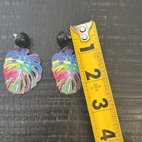 🎈4 LISTINGS FOR $20!! Colorful Plant Leaf Earrings with Black Studs. - Picture 3 of 5